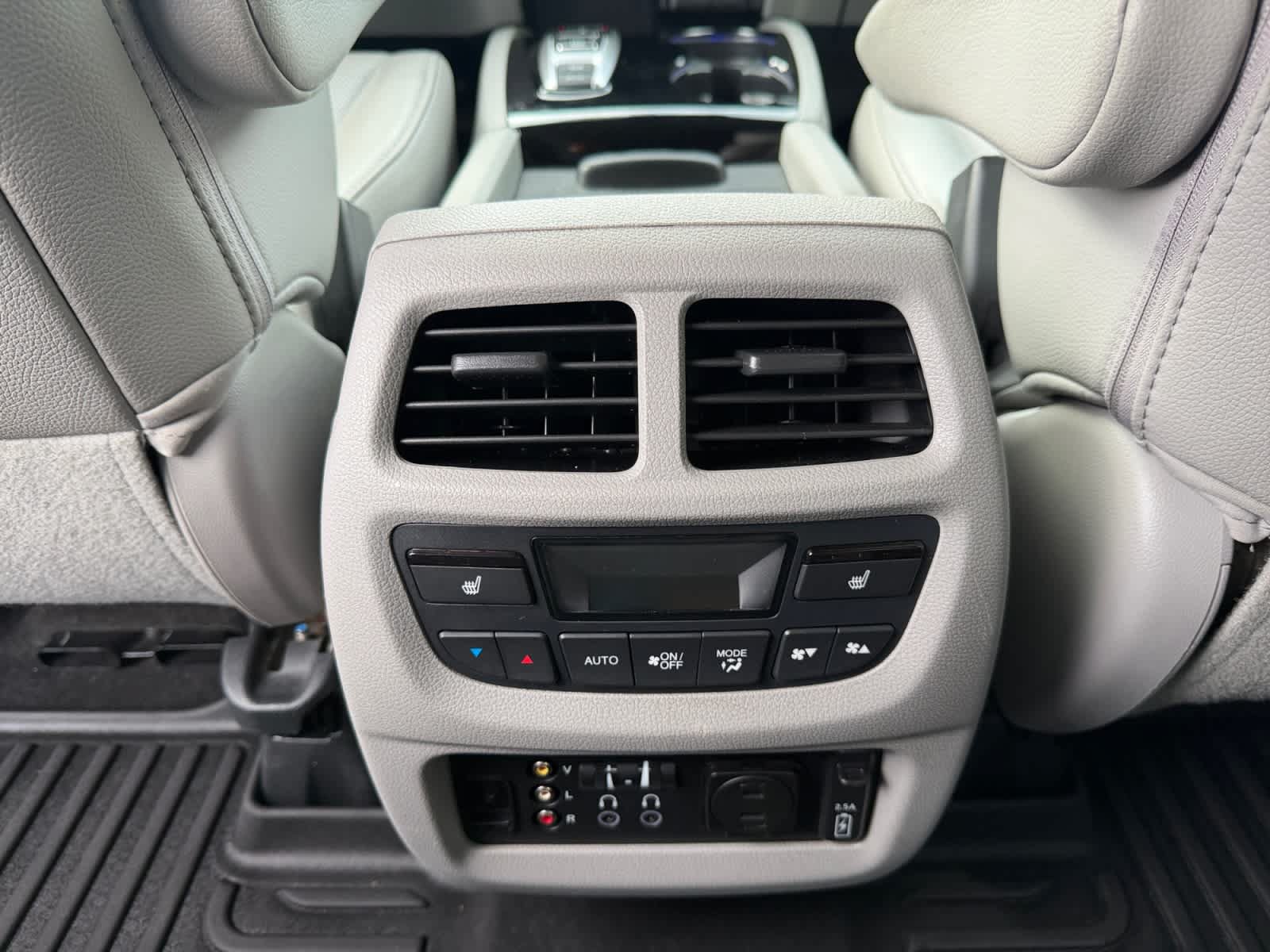 Used 2016 Honda Pilot Elite image 13