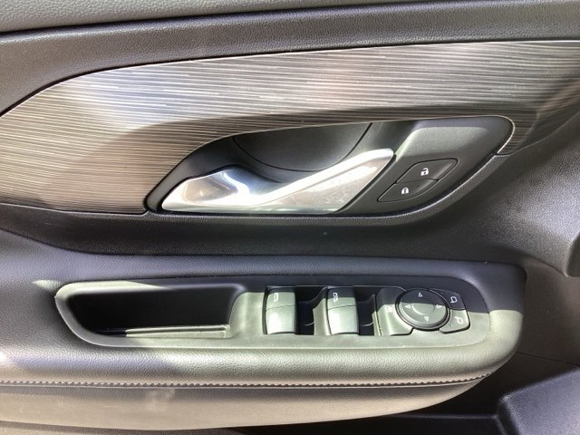 Used 2024 GMC Terrain SLE image 17