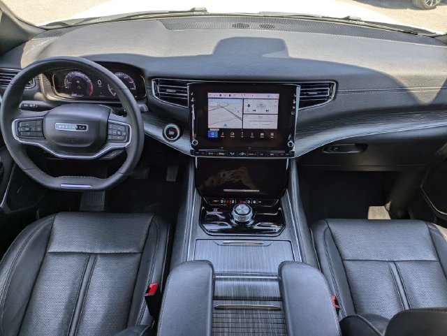 Used 2024 Jeep Wagoneer L Series II w/ Flexible Seating Group AWD/4WD image 21
