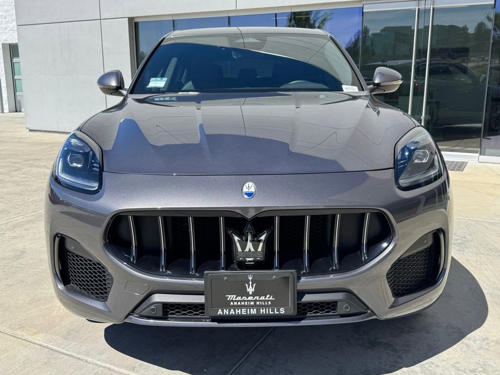 Used 2025 Maserati Grecale GT image 3