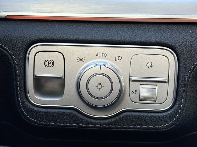 Used 2025 Mercedes-Benz GLS 580 4MATIC image 22