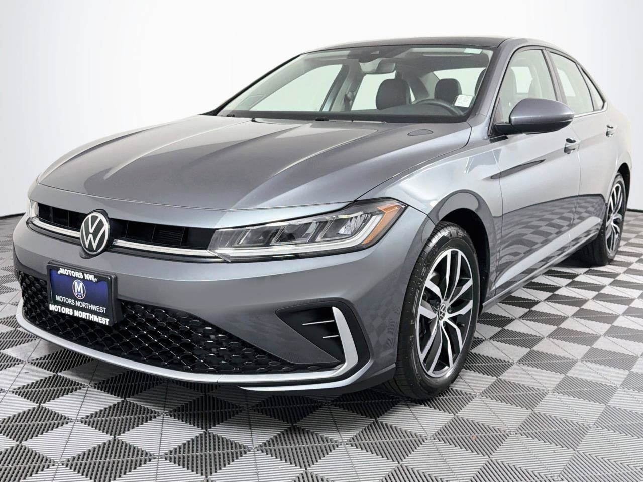 Used 2025 Volkswagen Jetta SE FWD image 5