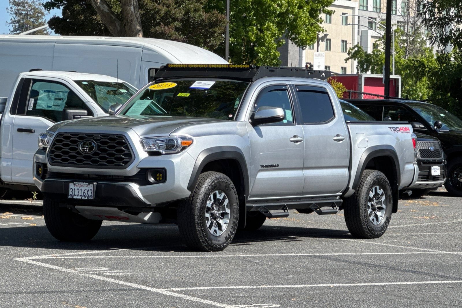Used 2023 Toyota Tacoma TRD Off-Road w/ Technology Package AWD/4WD image 9