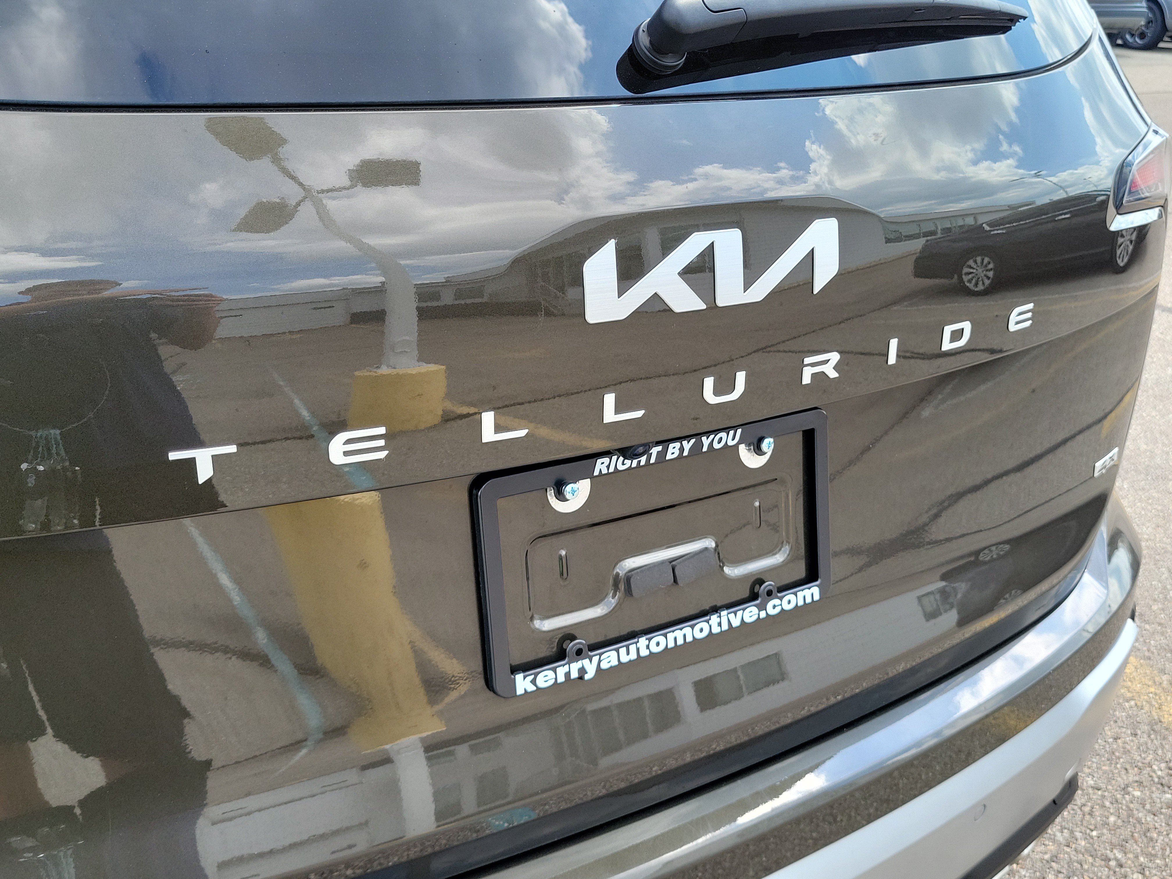 Used 2023 Kia Telluride AWD image 6