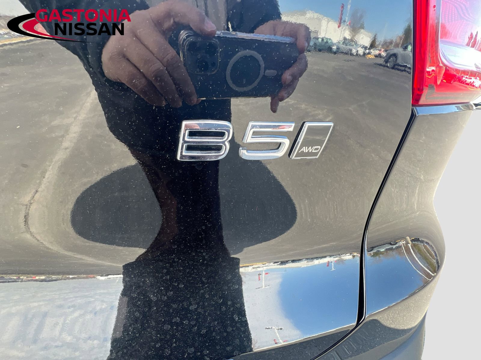 Used 2024 Volvo XC40 B5 Core image 42