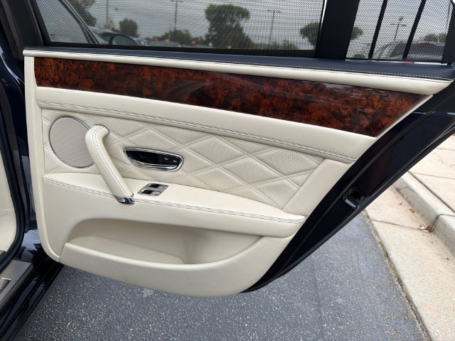 Used 2014 Bentley Flying Spur W12 AWD/4WD image 16