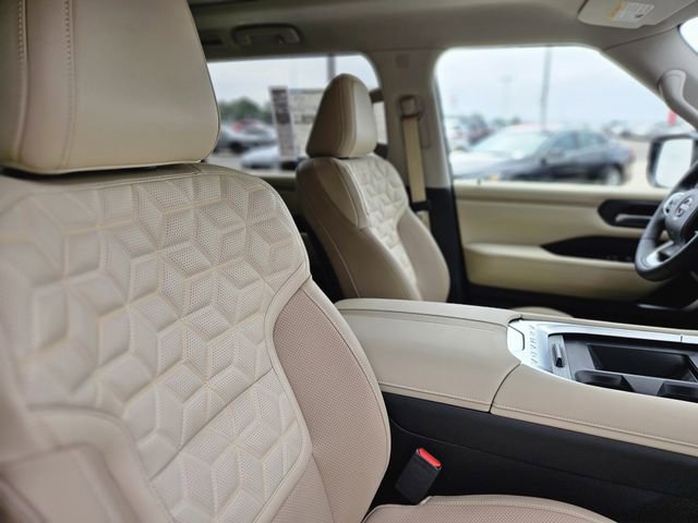 New 2026 Nissan Armada Platinum image 13