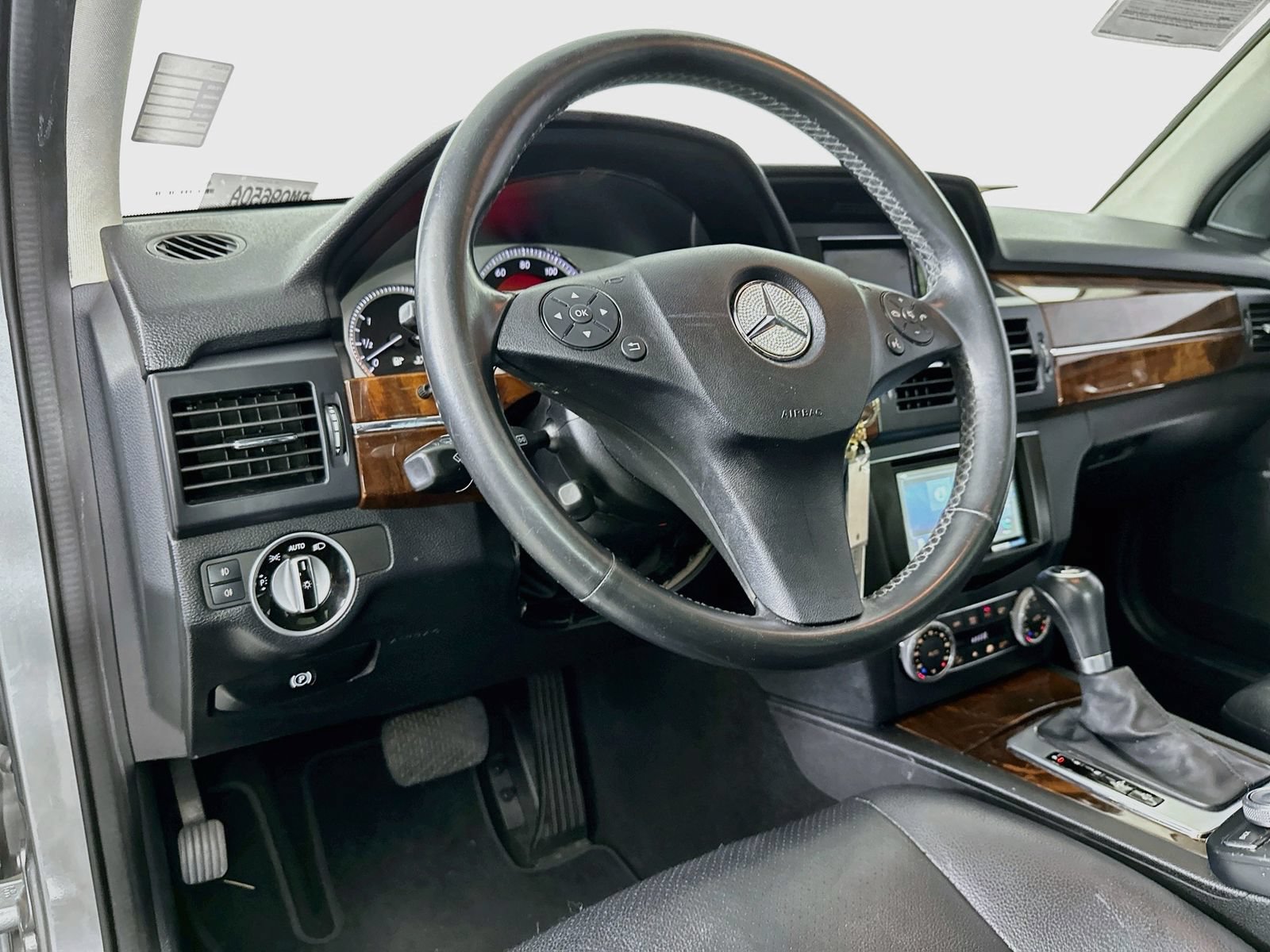 Used 2012 Mercedes-Benz GLK 350 4MATIC image 9