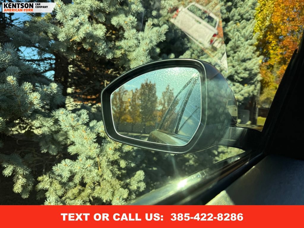 Used 2020 Land Rover Range Rover Velar R-Dynamic S image 25