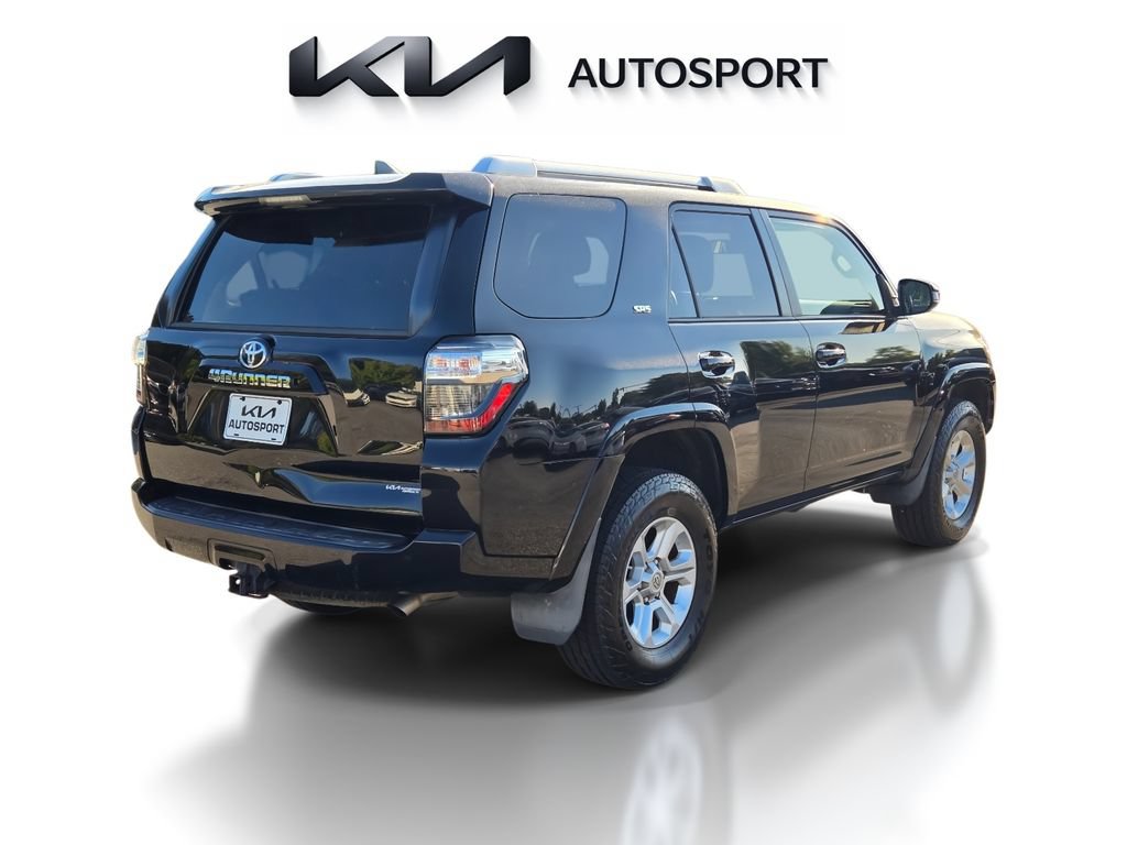 Used 2018 Toyota 4Runner SR5 AWD/4WD image 8