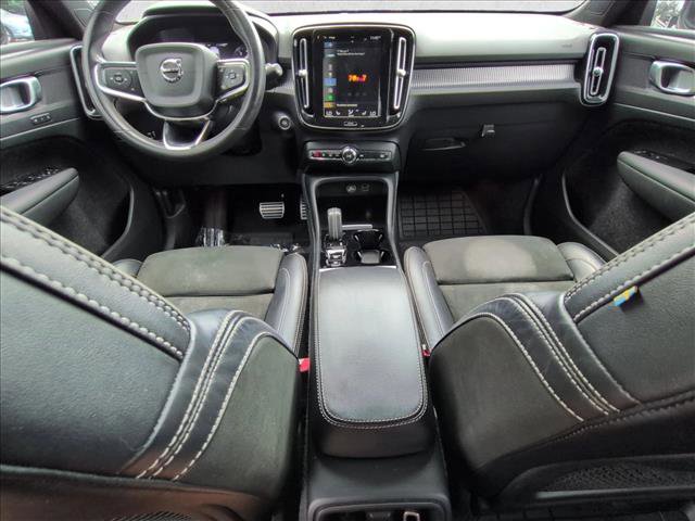Used 2021 Volvo XC40 T5 R-Design w/ Climate Package image 17