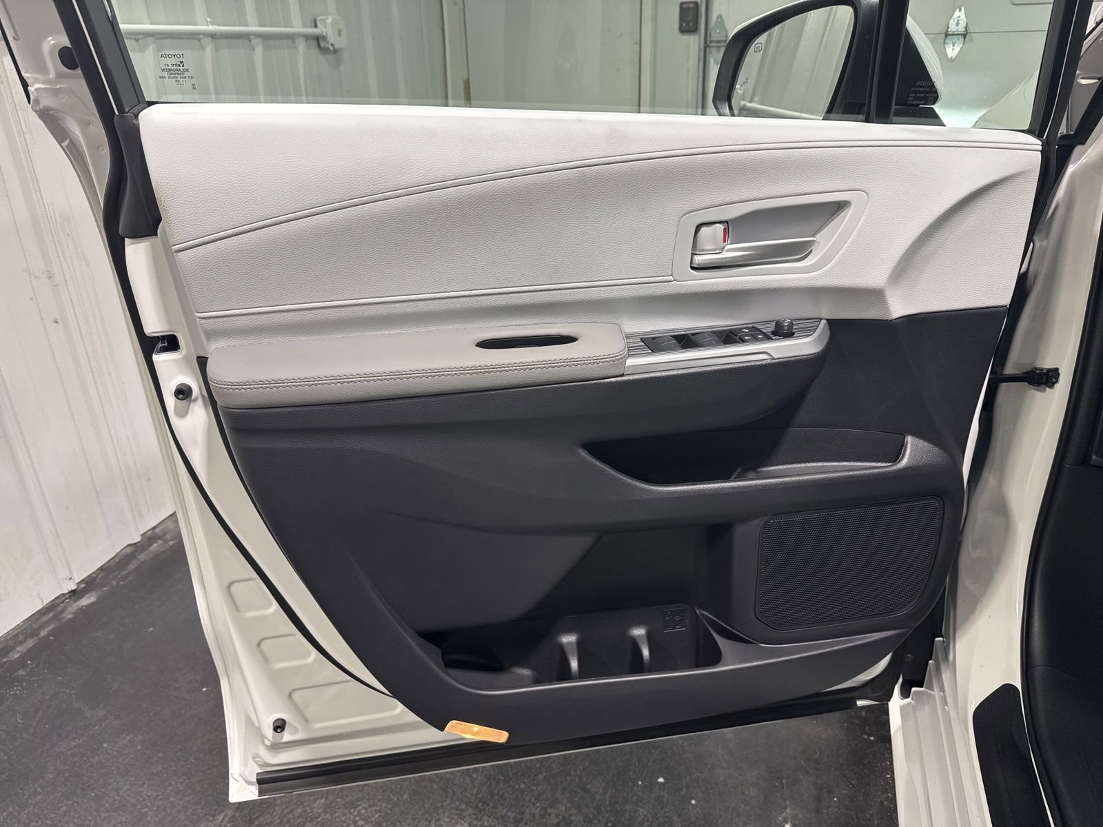 New 2026 Toyota Sienna XLE FWD image 26