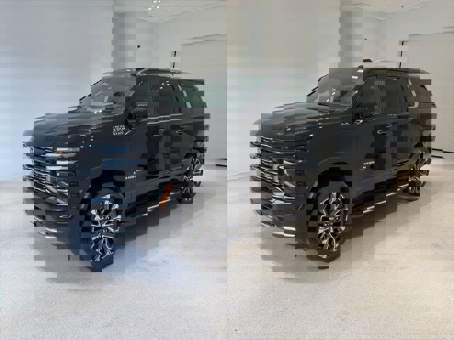 New 2026 Chevrolet Suburban High Country image 3