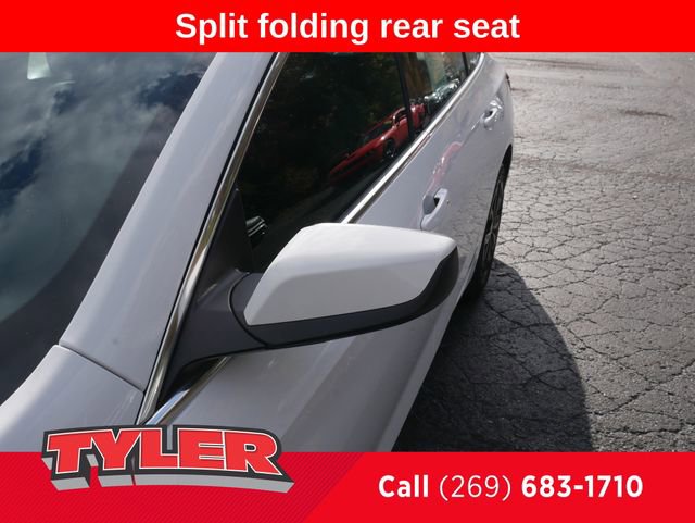 Used 2025 Chevrolet Malibu LT image 11