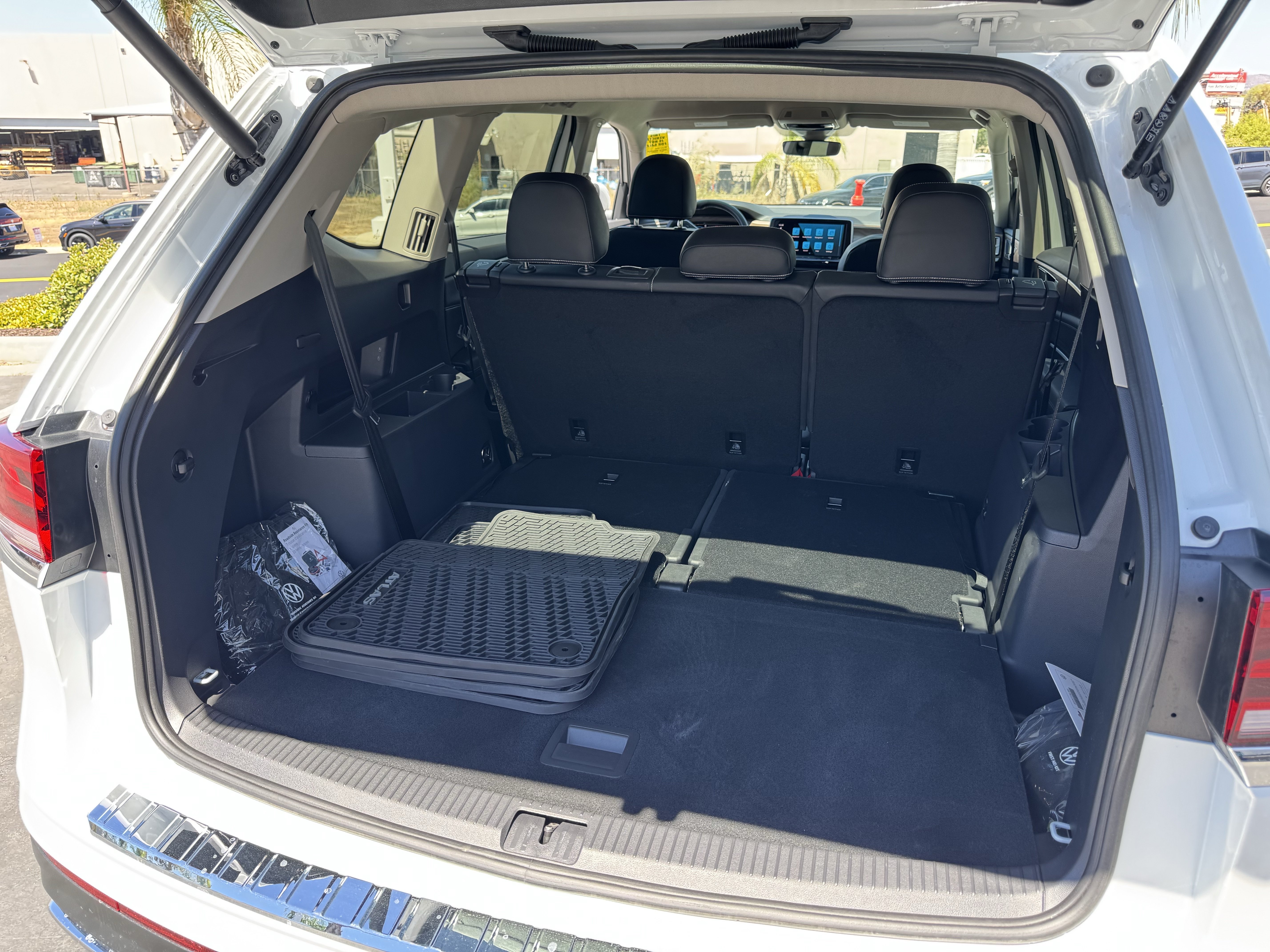 Used 2026 Volkswagen Atlas SE FWD image 35