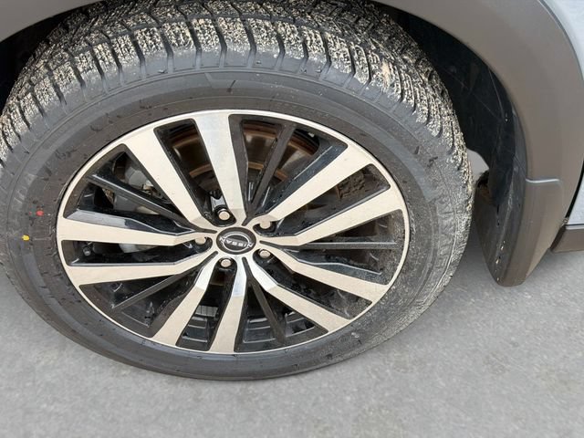 Used 2023 Nissan Pathfinder Platinum AWD/4WD image 11