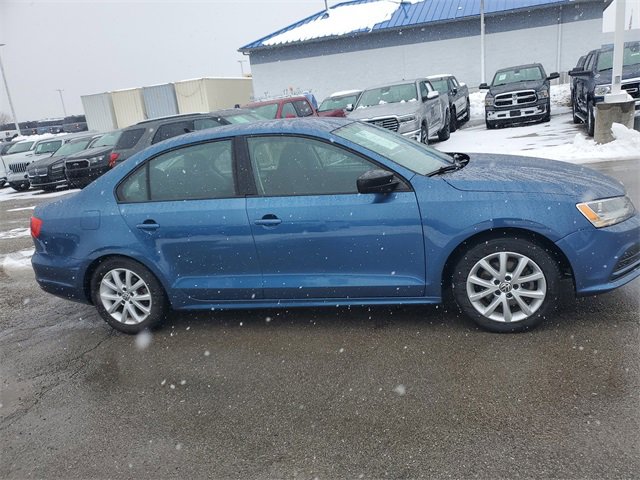 Used 2015 Volkswagen Jetta SE image 3