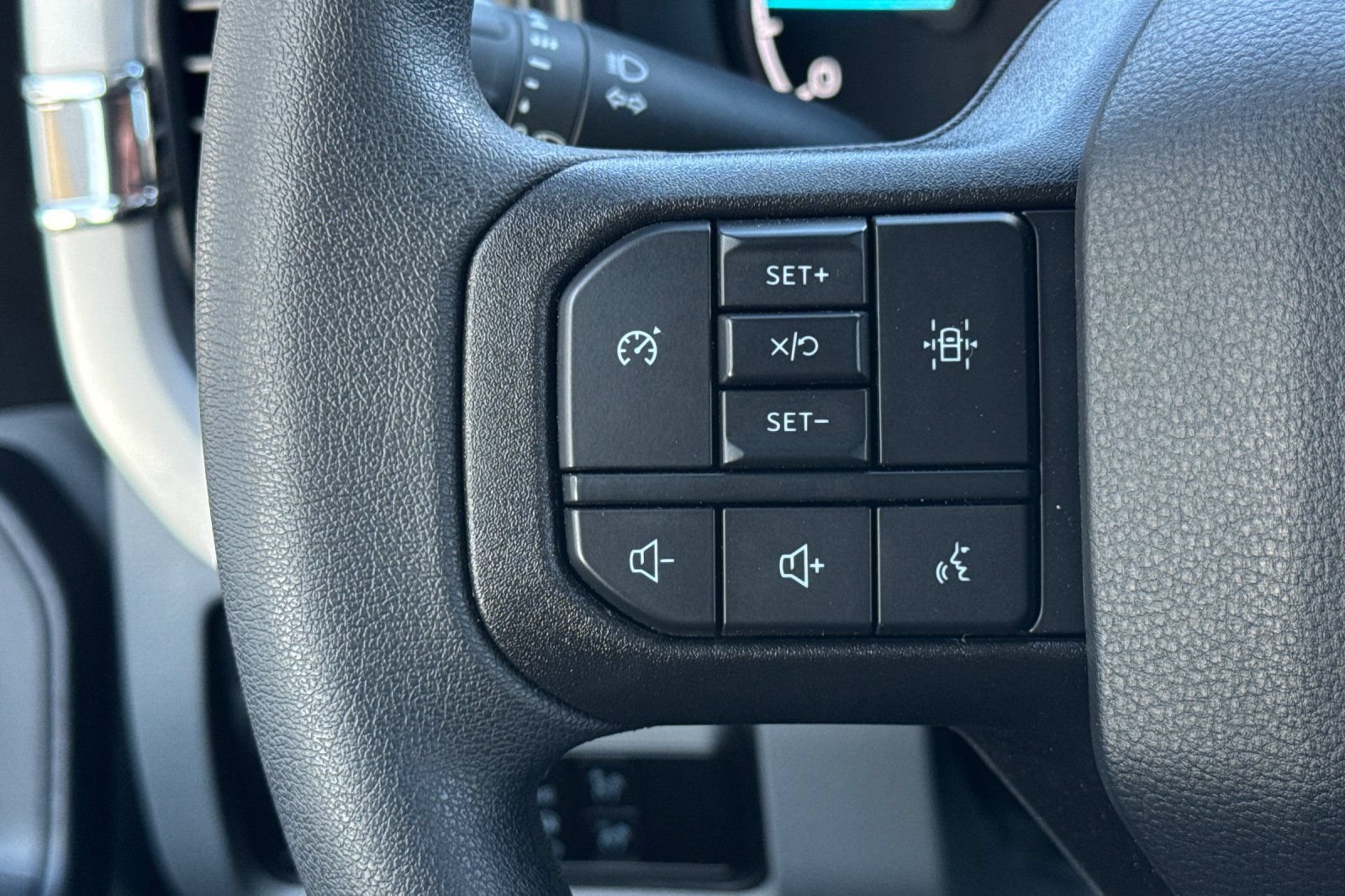 New 2025 Ford F550 4x4 SuperCab Super Duty image 24