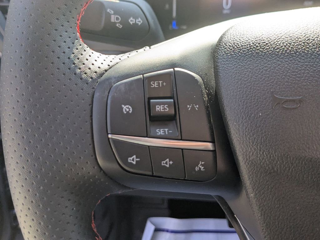 Used 2025 Ford Escape ST-Line Select image 17