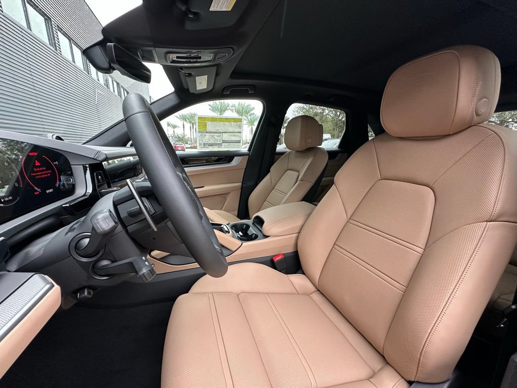 Used 2026 Porsche Cayenne E-Hybrid AWD/4WD image 5