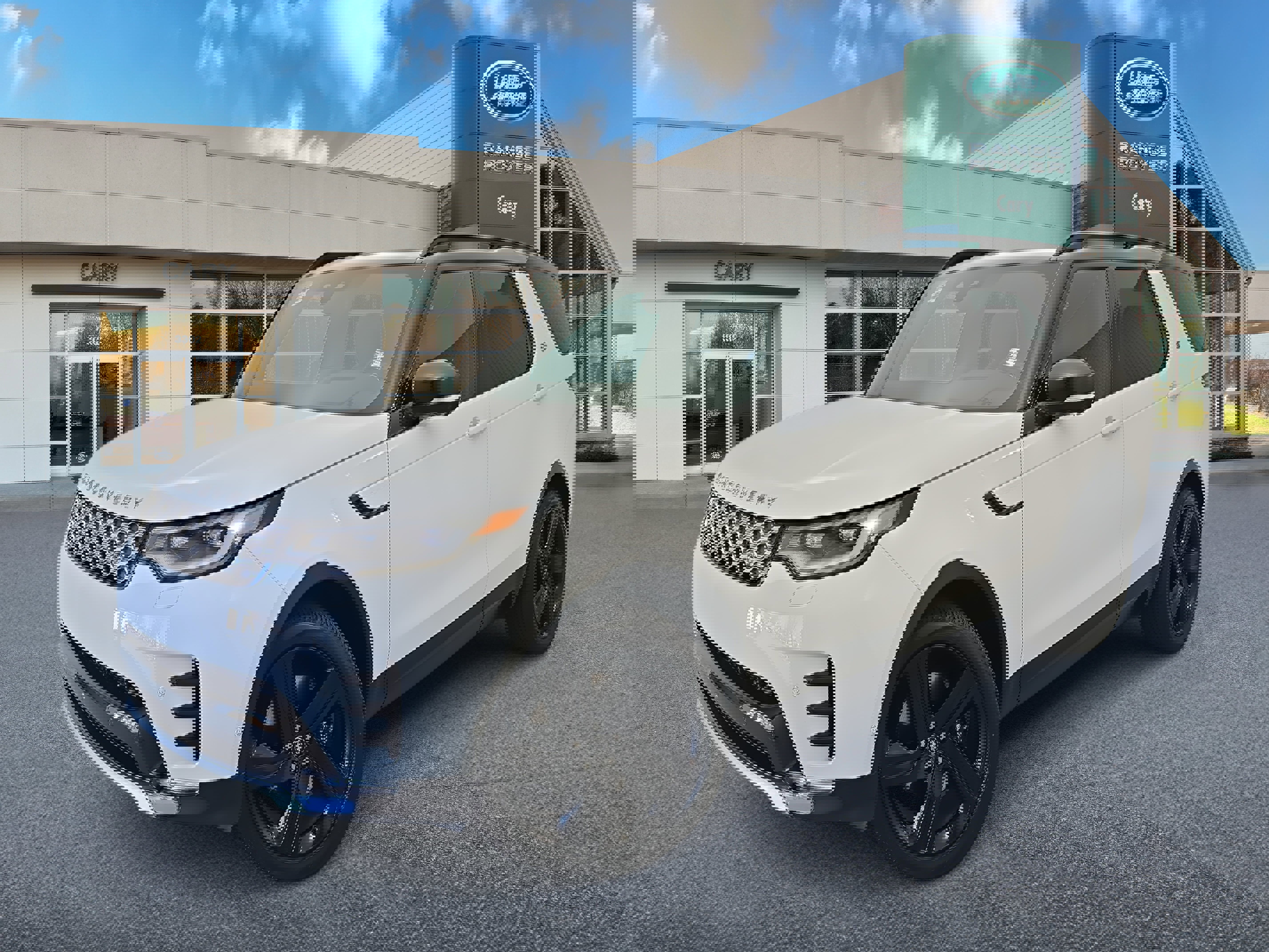 Used 2024 Land Rover Discovery Metropolitan Edition image 1