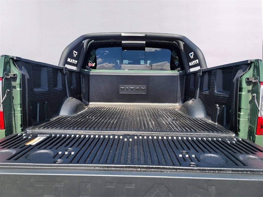 Used 2024 Nissan Titan SV w/ SV Bronze Edition Package image 5