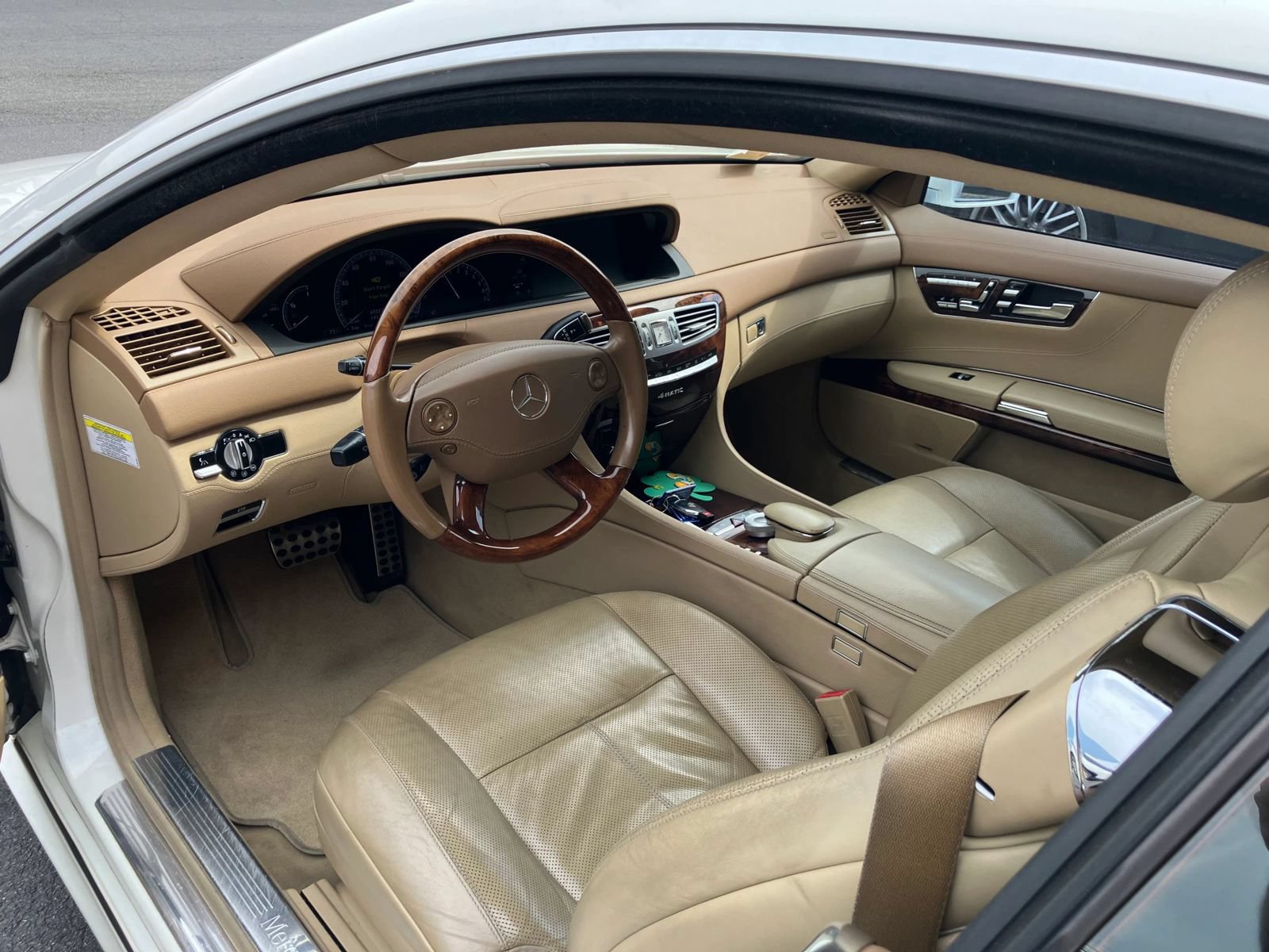 Used 2010 Mercedes-Benz CL 550 4MATIC image 11
