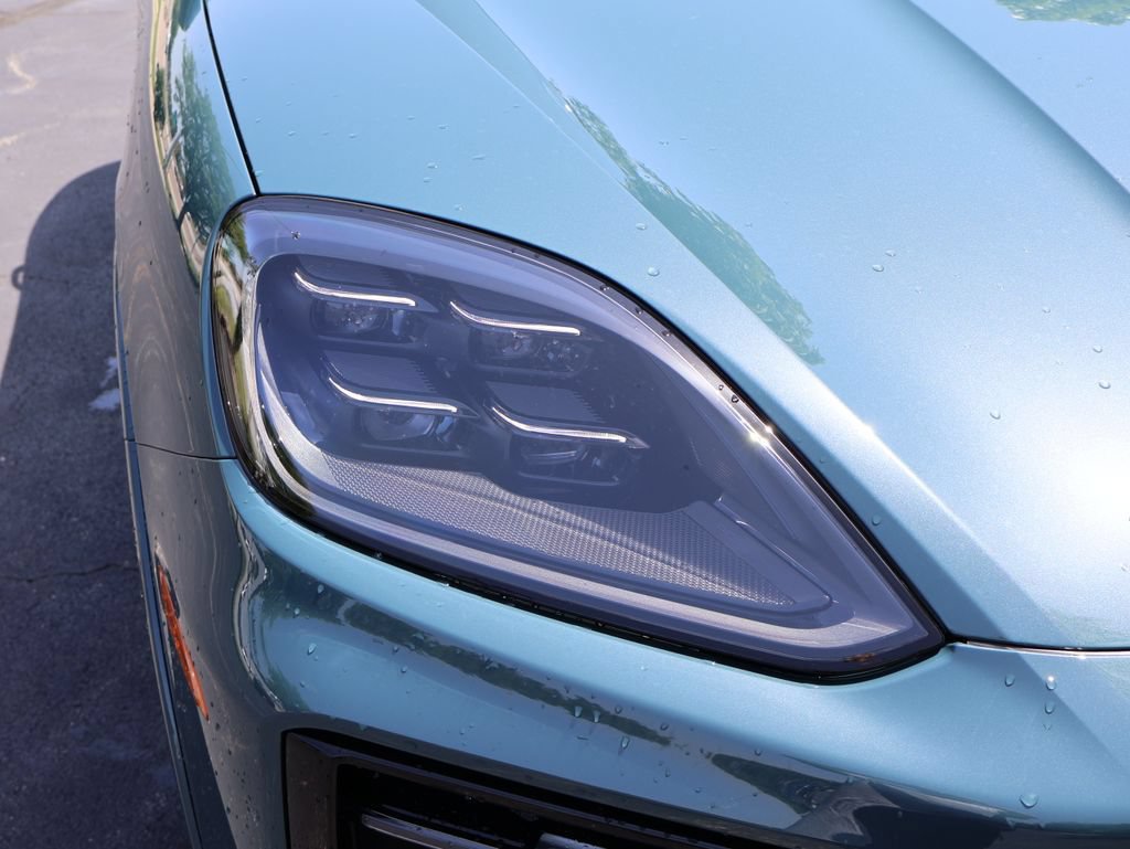 New 2026 Porsche Cayenne GTS AWD/4WD image 14