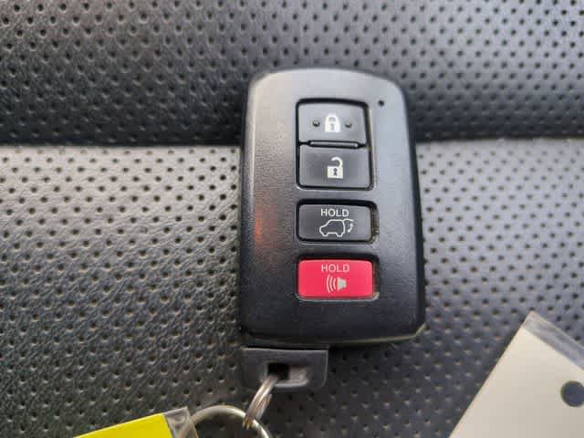 Used 2016 Toyota Highlander Limited image 37