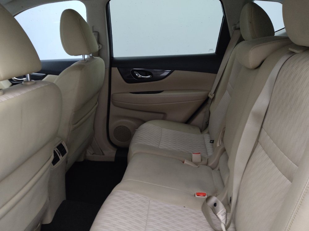 Used 2018 Nissan Rogue SV image 18