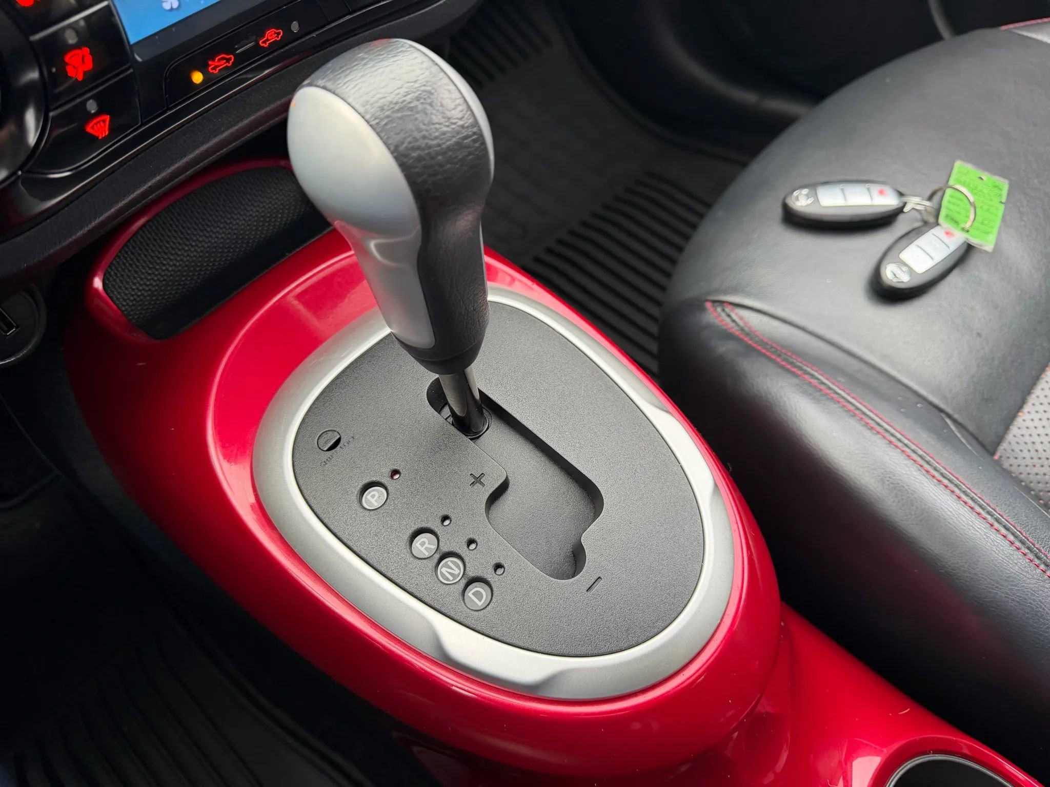 Used 2015 Nissan Juke SL image 55