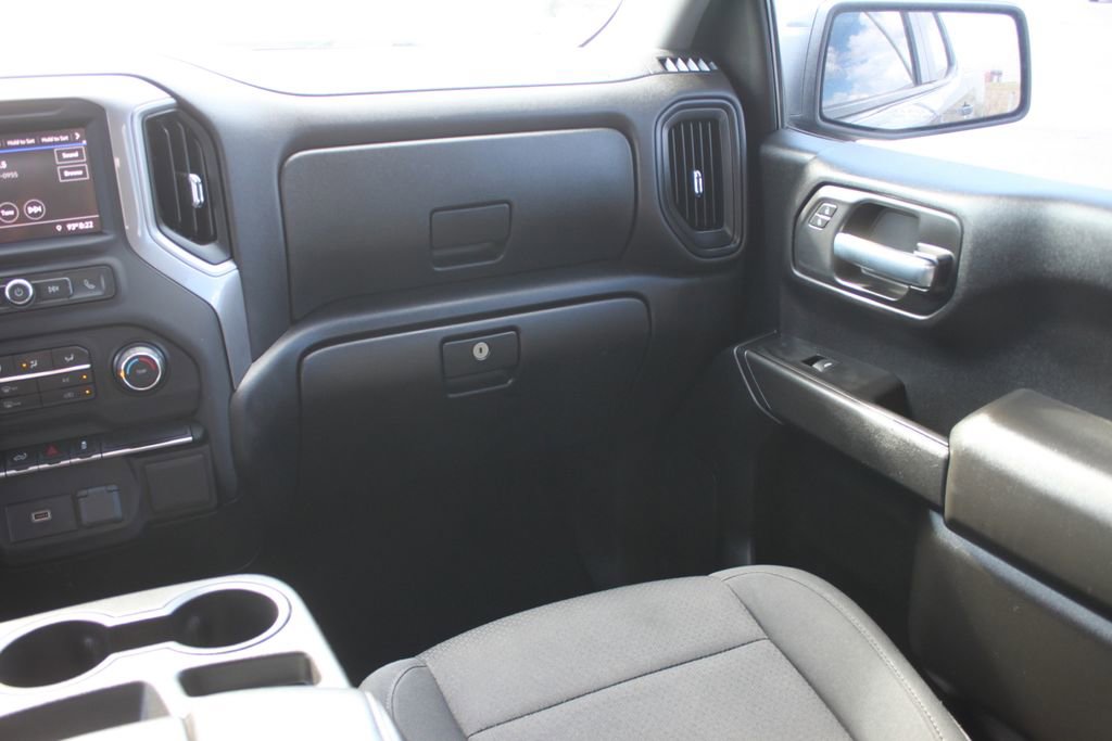 Used 2020 Chevrolet Silverado 1500 Custom w/ Custom Value Package image 8