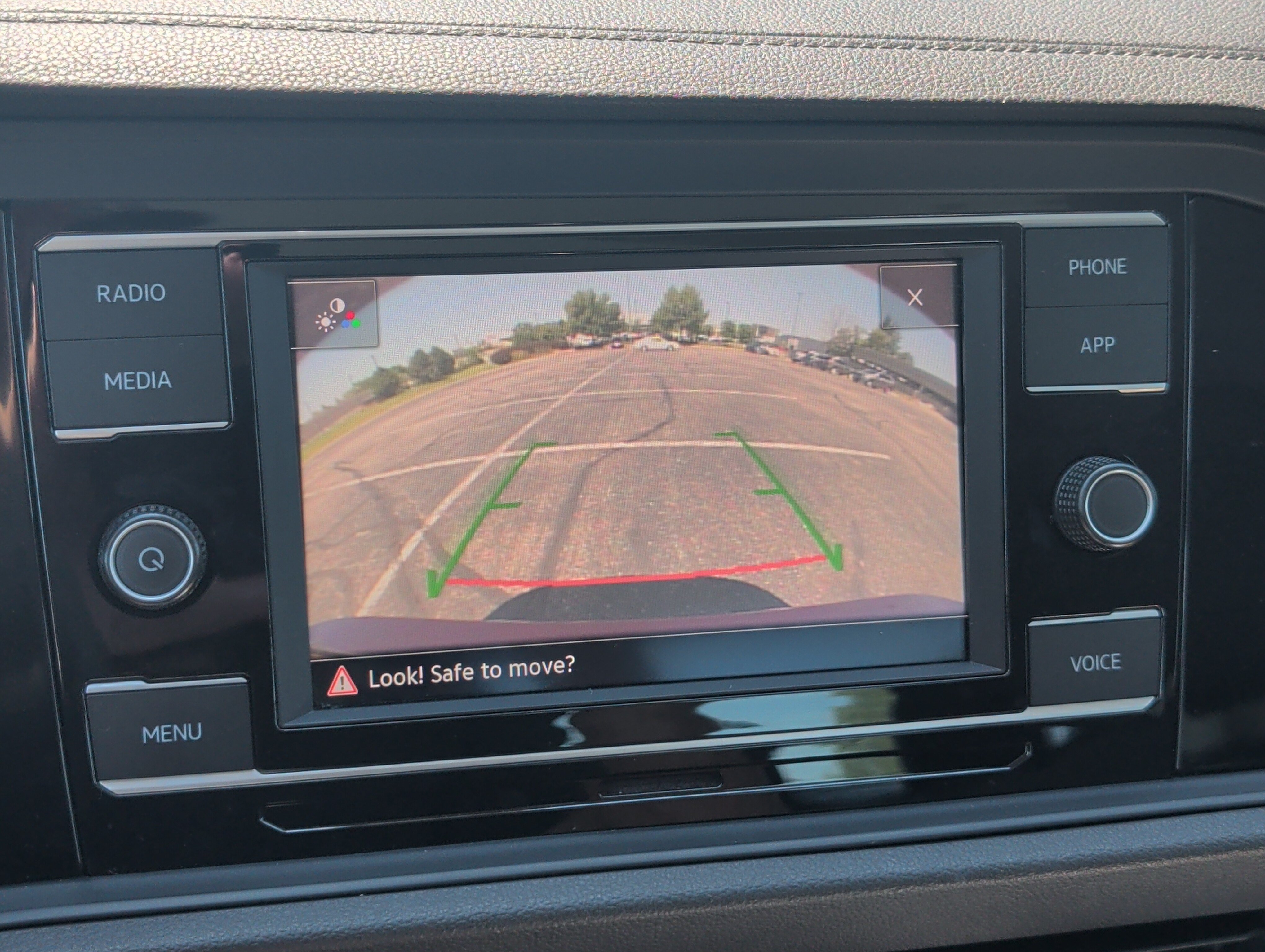 Used 2022 Volkswagen Jetta SE FWD image 6