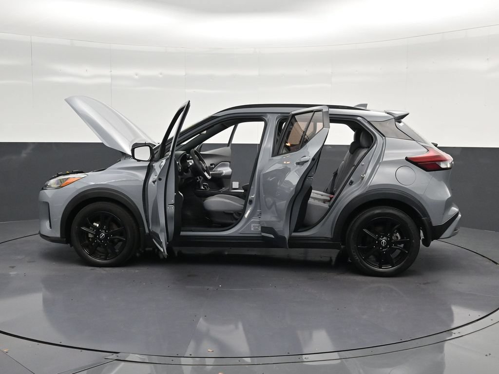 Used 2022 Nissan Kicks SR w/ Premium Package FWD image 40