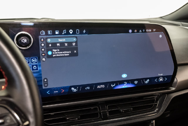 Used 2024 Chevrolet Equinox EV RS FWD image 18
