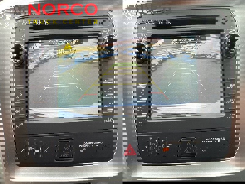 Used 2015 GMC Acadia SLE image 21