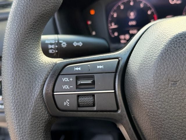 Certified 2023 Honda Accord EX image 27