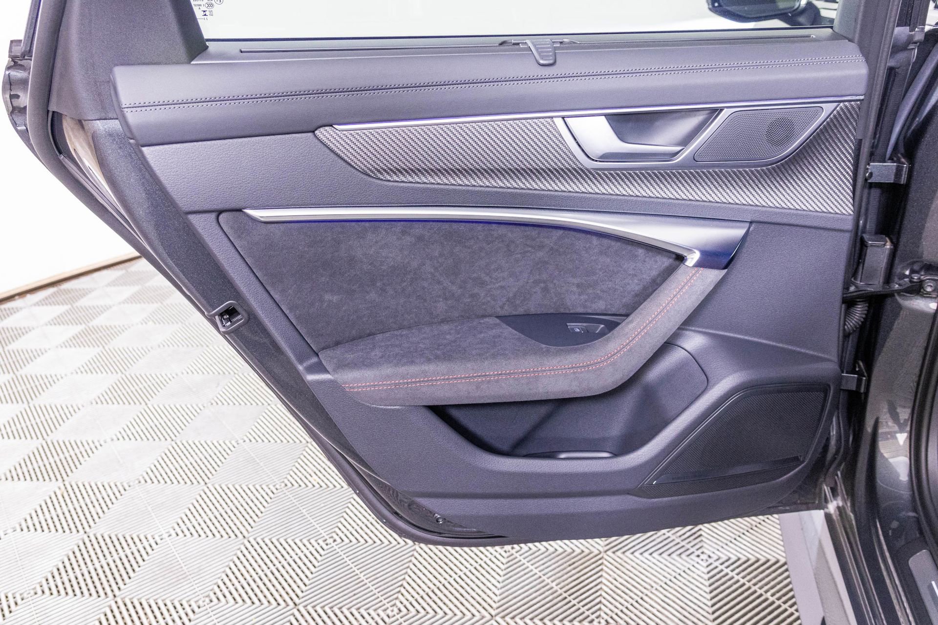 Used 2024 Audi RS 6 performance image 28