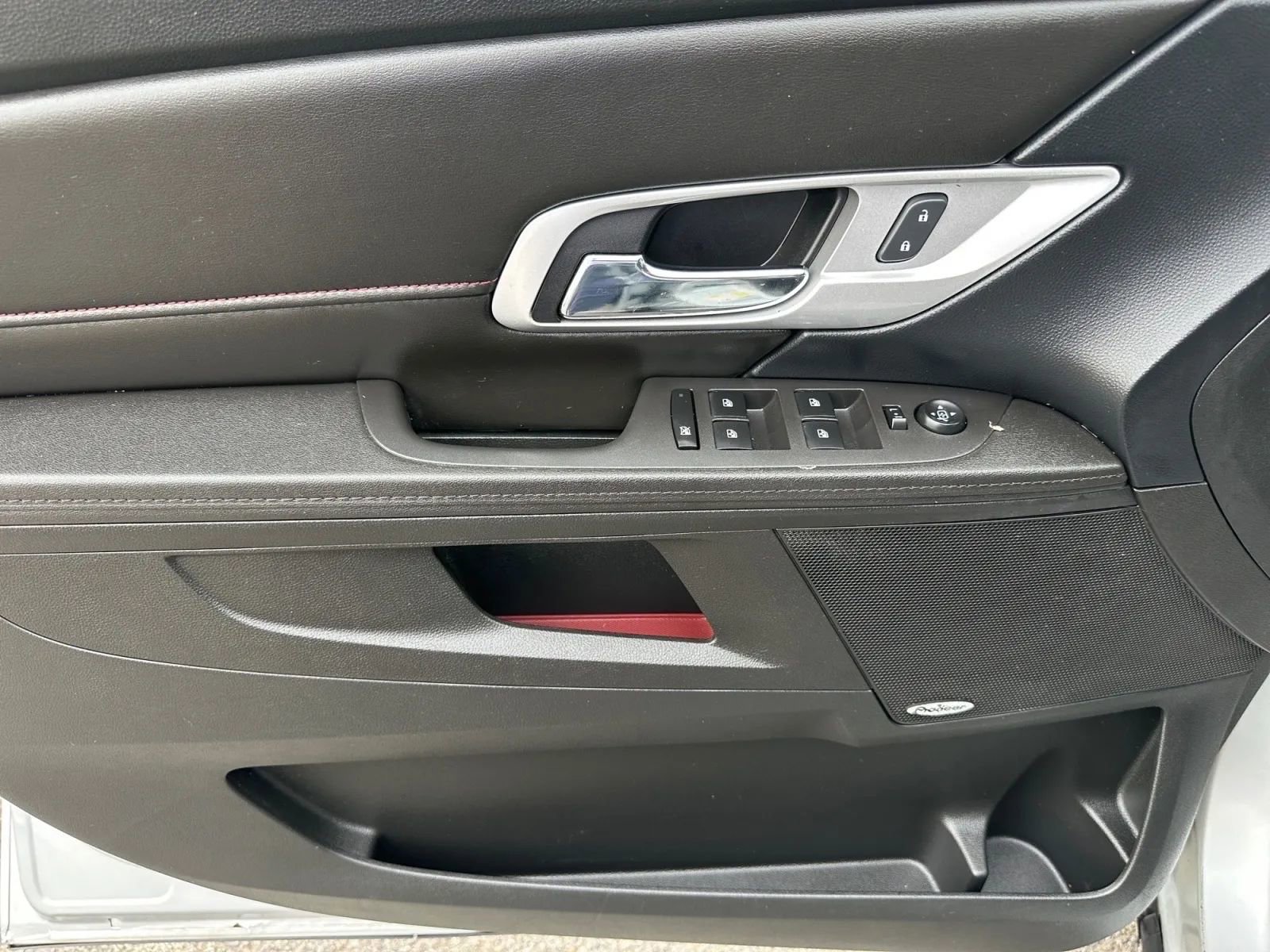 Used 2017 GMC Terrain SLE image 18