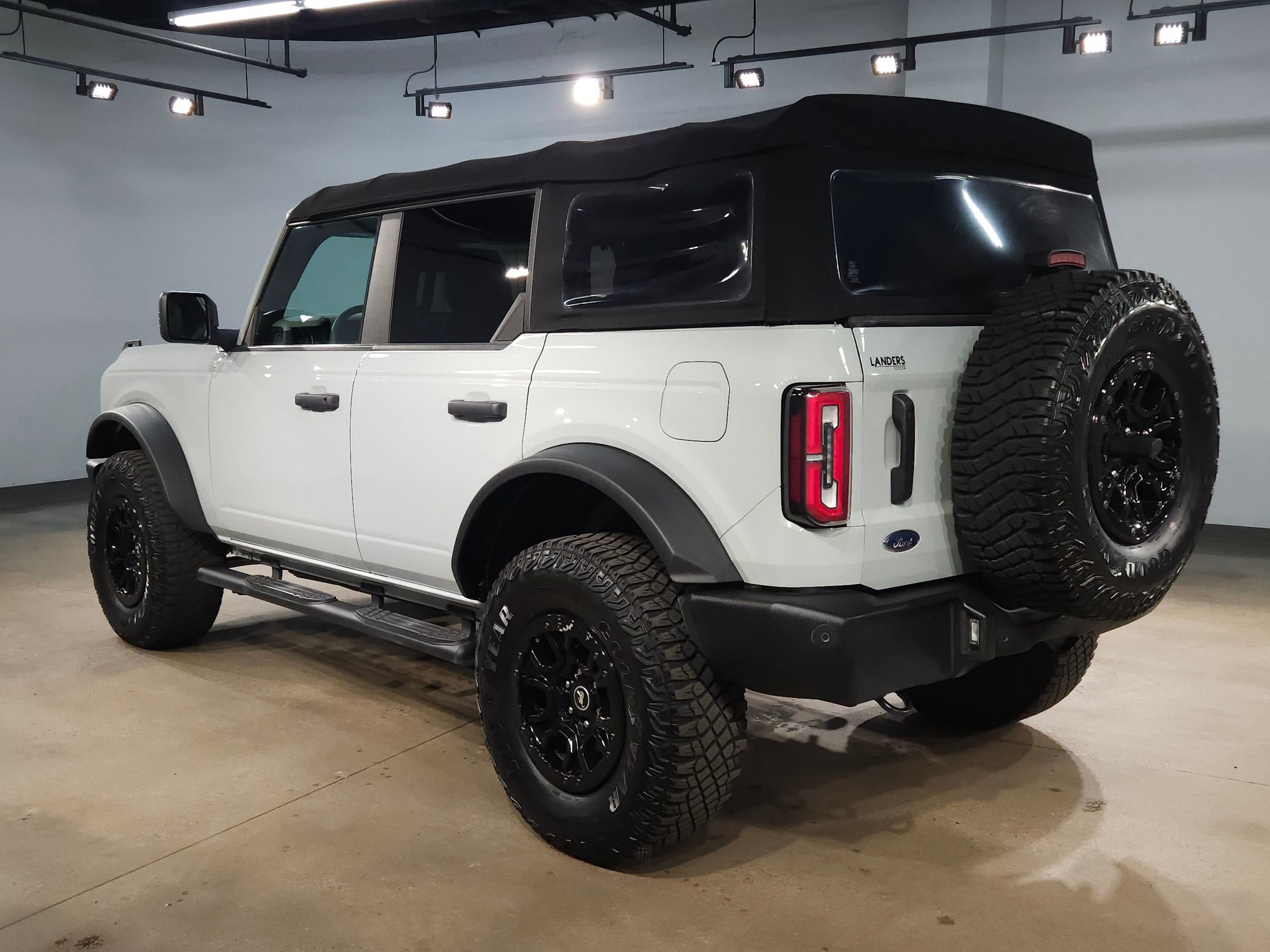 Used 2022 Ford Bronco Wildtrak image 5