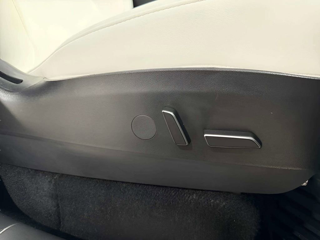 Used 2022 Tesla Model Y Long Range AWD/4WD image 15