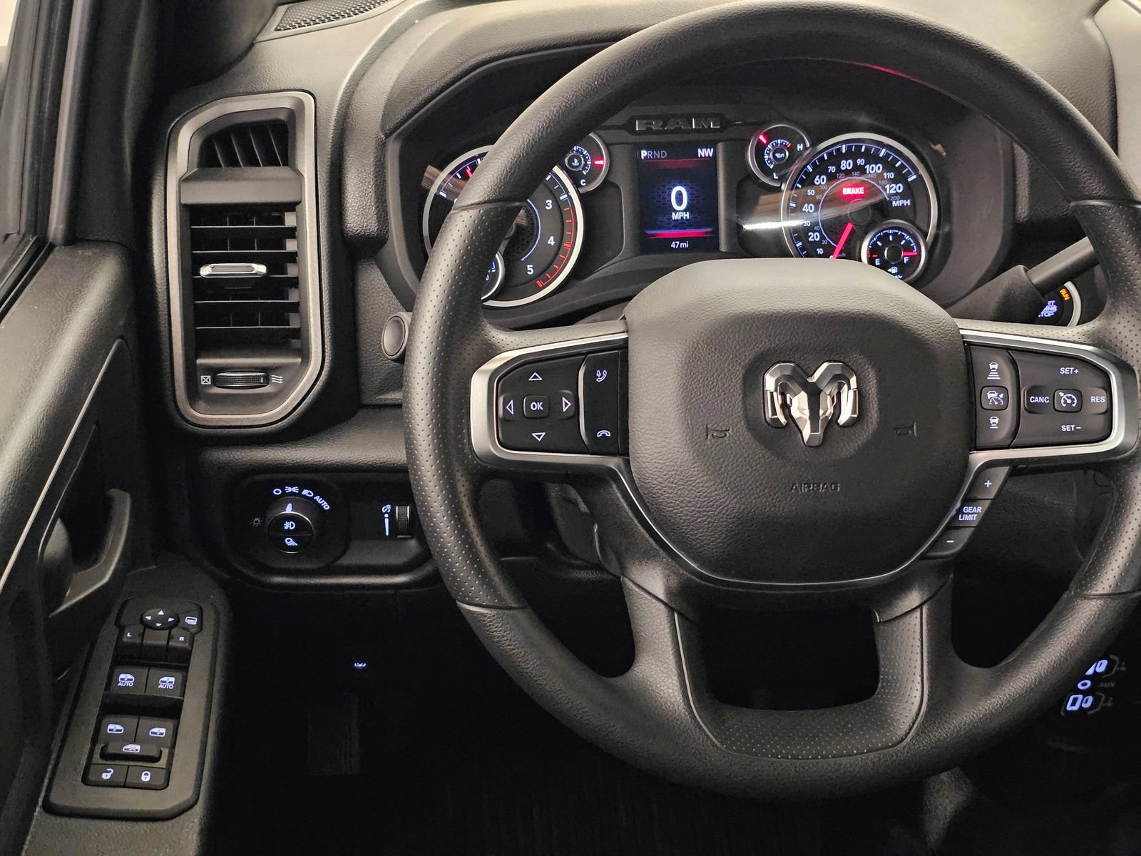 New 2026 RAM 2500 Tradesman AWD/4WD image 8