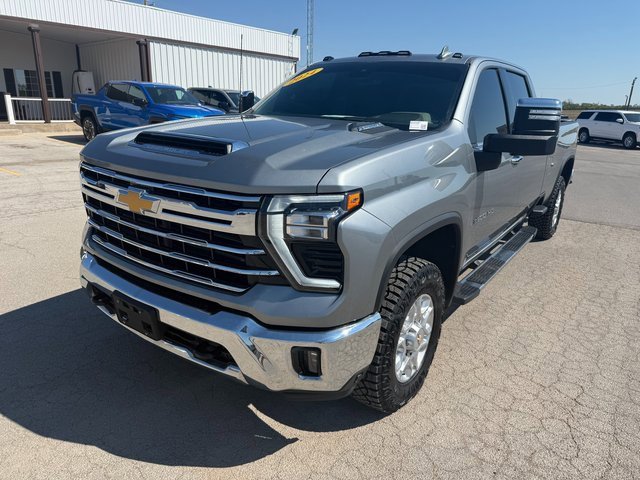 Used 2024 Chevrolet Silverado 3500 LTZ w/ LTZ Convenience Package image 2