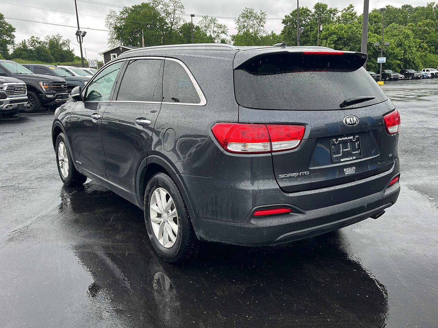 Used 2017 Kia Sorento AWD image 3