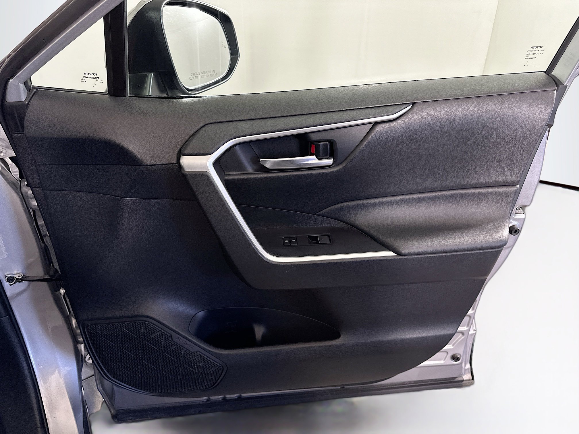 Used 2024 Toyota RAV4 XLE image 34