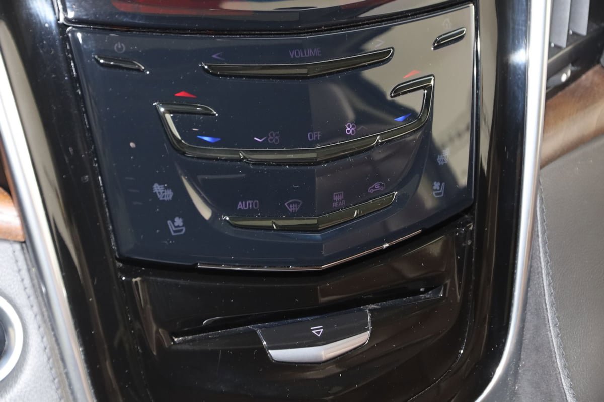 Used 2019 Cadillac Escalade ESV Premium Luxury AWD/4WD image 34
