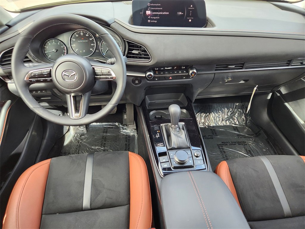 New 2025 MAZDA CX-30 Carbon image 3
