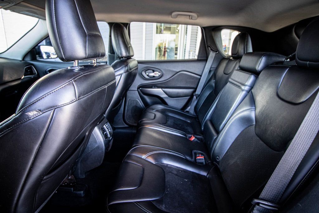Used 2019 Jeep Cherokee Latitude Plus image 41