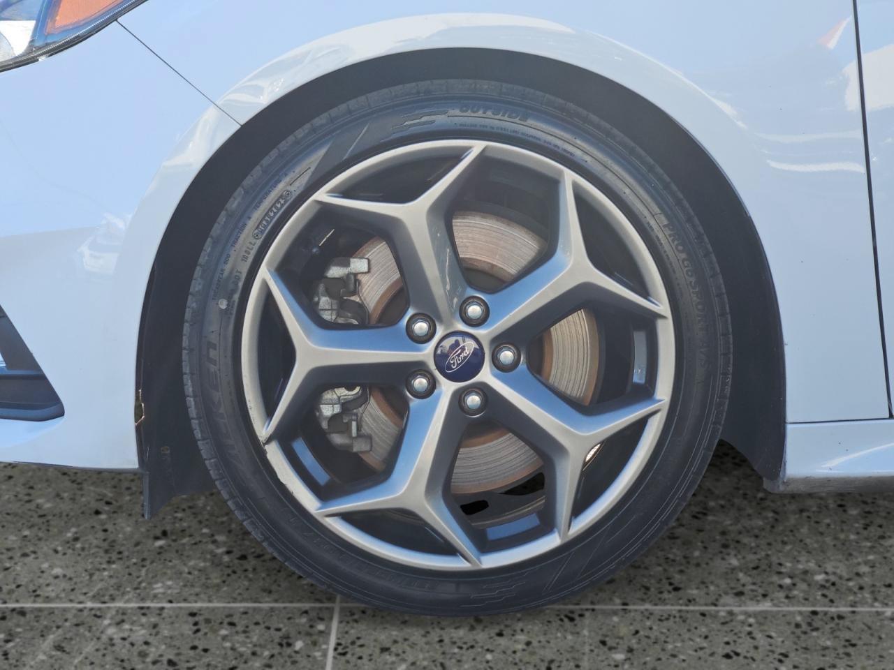Used 2018 Ford Focus ST FWD image 16