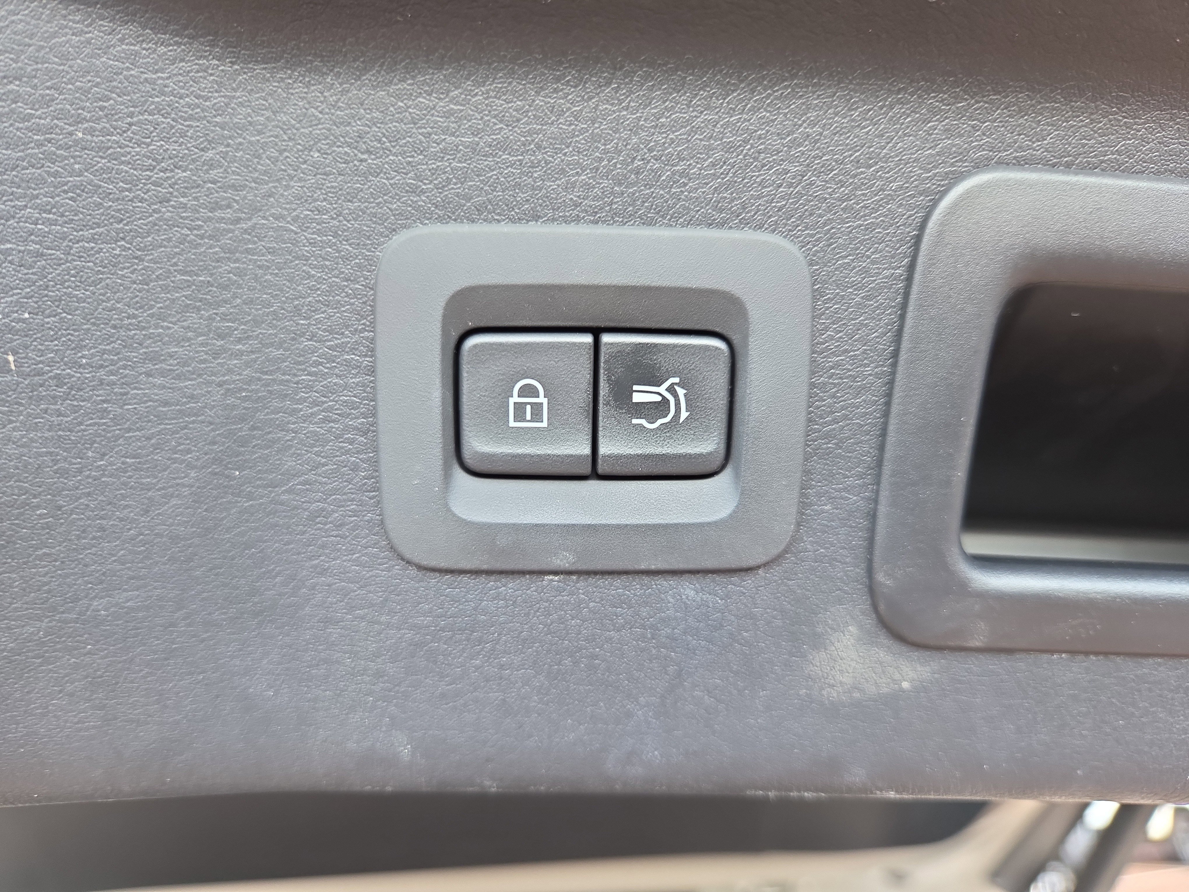 Used 2024 MAZDA CX-90 Plug-In Hybrid w/ Premium Pkg image 35